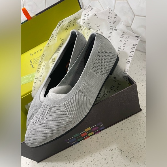 Bernie Mev Womans NIKKI Comfort SlipOns Sz 7.5 Knit Ballet Flats Light Gray NEW - Picture 6 of 12
